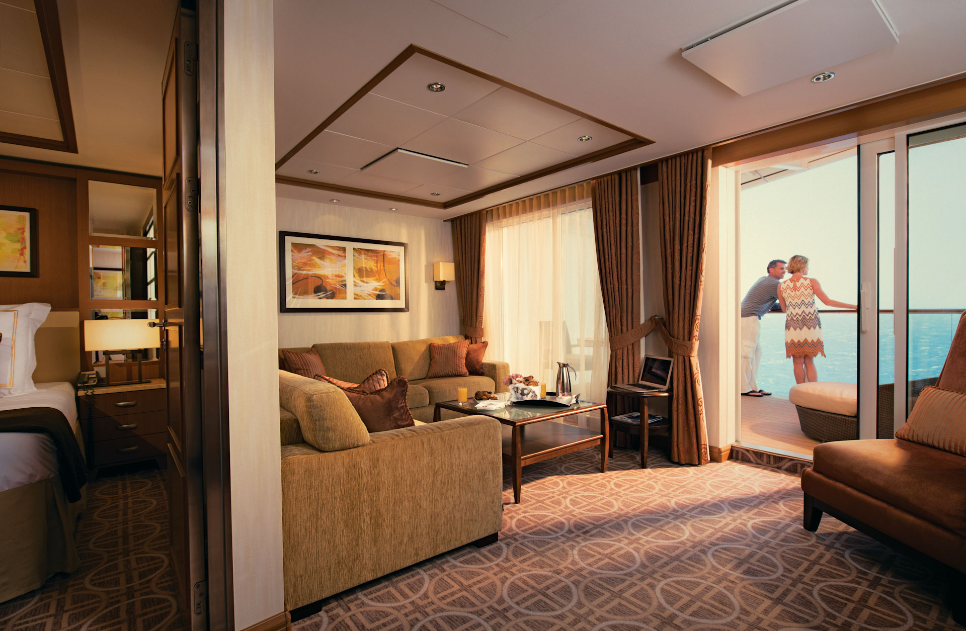images/Ship photos/Equinox 季候號/2a_CEL_EQ_Celebrity_Suite_Living_Room_1 (1)_edited.jpg